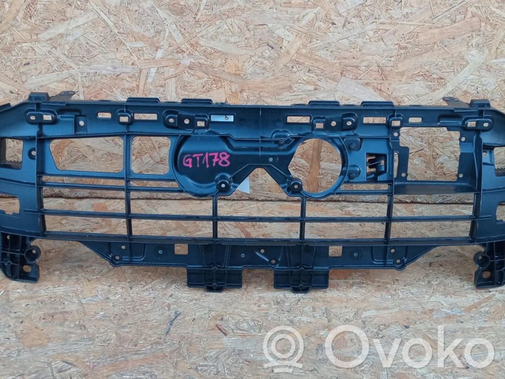 Rear bumper mounting bracket   4KE807233