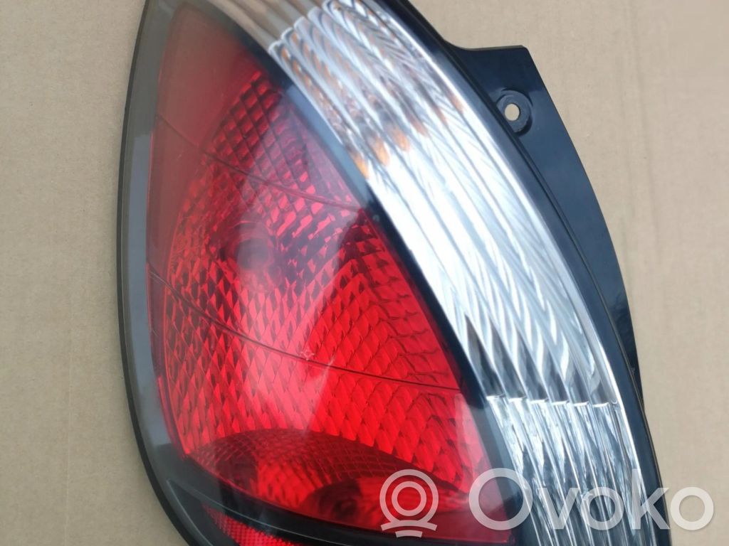 Rear/tail lights   924011G2