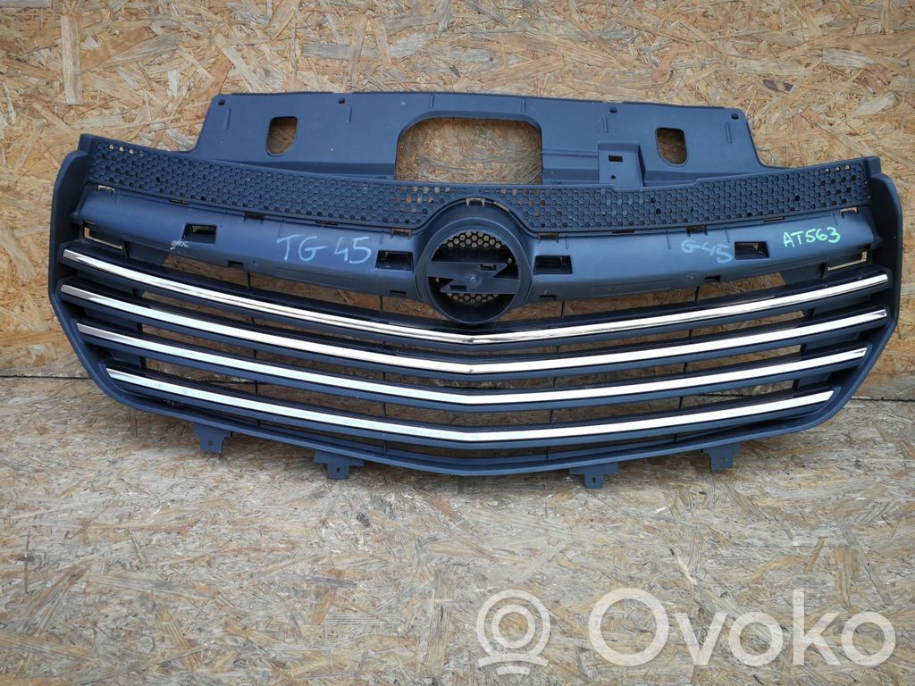 Opel Vivaro Etupuskurin ylempi jäähdytinsäleikkö 