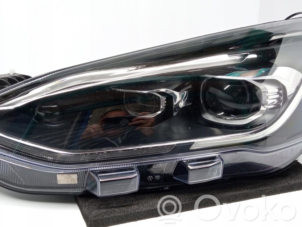 Ford Focus Headlight/headlamp 