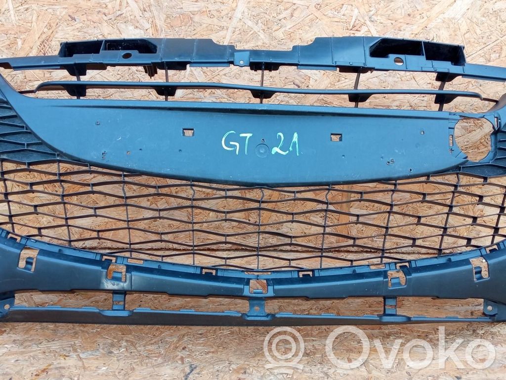 Mazda 3 II Front bumper upper radiator grill 