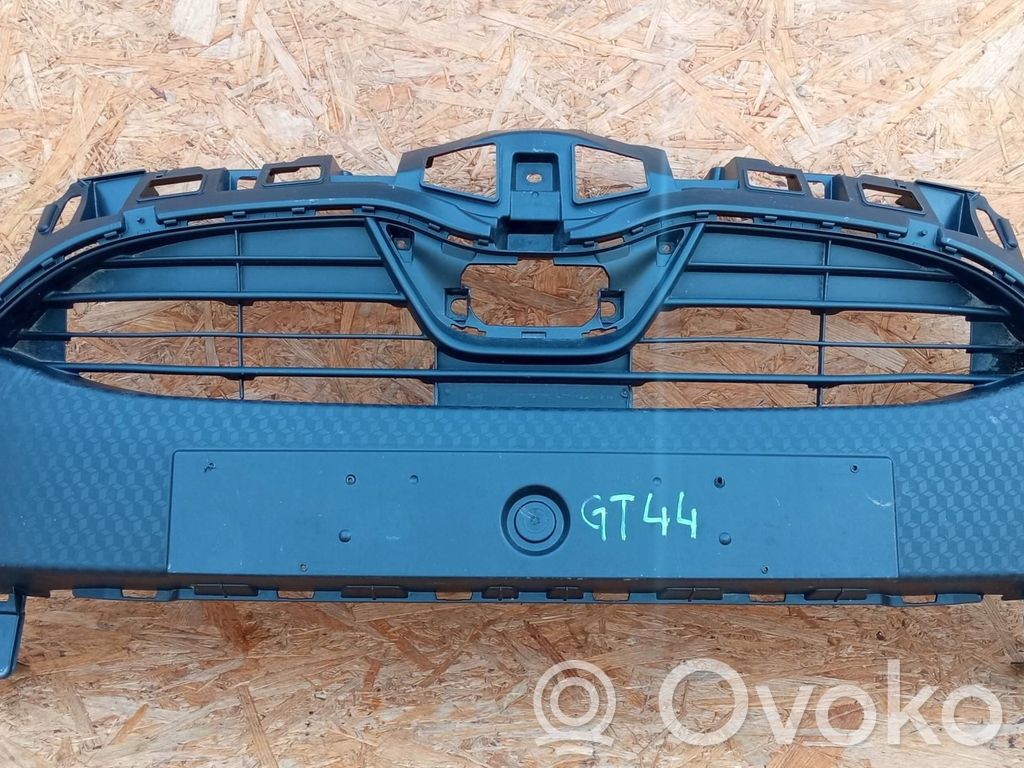 Toyota Yaris XP210 Maskownica / Grill / Atrapa górna chłodnicy 