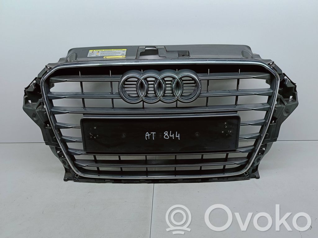 Audi A3 S3 8V Maskownica / Grill / Atrapa górna chłodnicy 