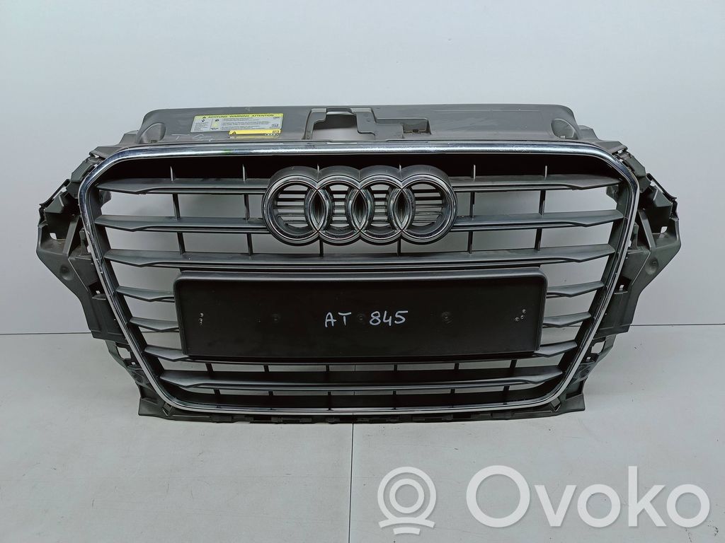 Audi A3 S3 8V Etupuskurin ylempi jäähdytinsäleikkö 