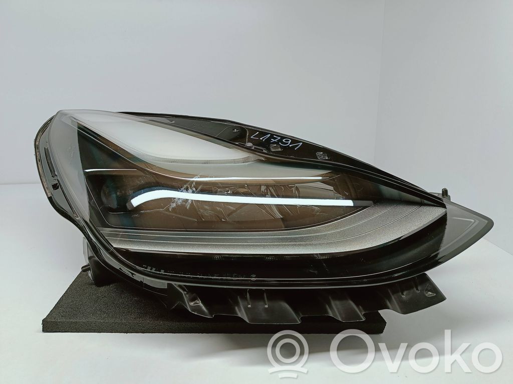Tesla Model Y Scheinwerfer 
