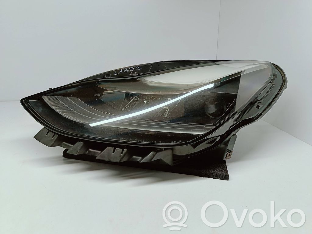Tesla Model Y Far 