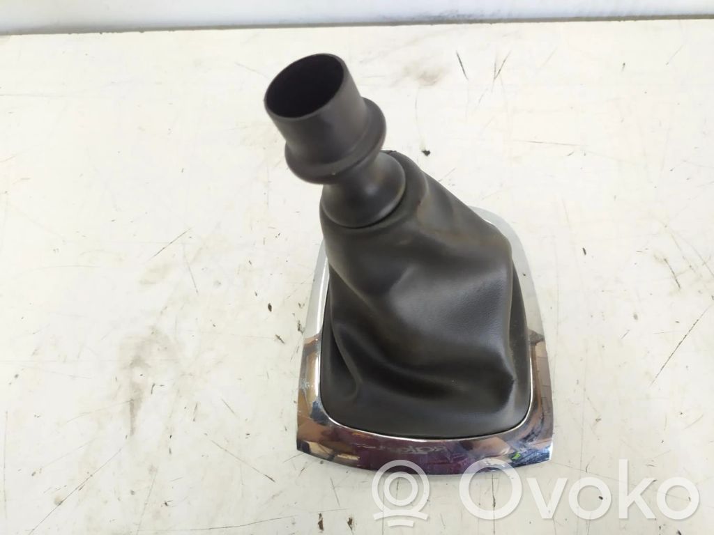 Gear shift rod