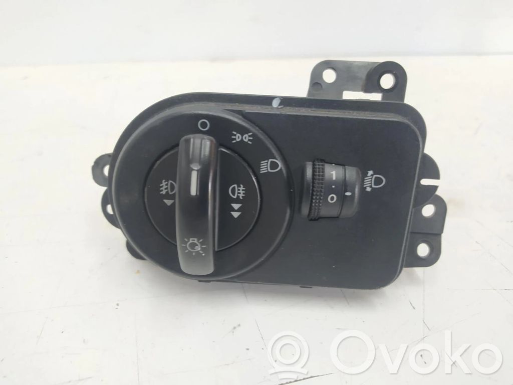 Lichtschalter   2S6T13A024CA