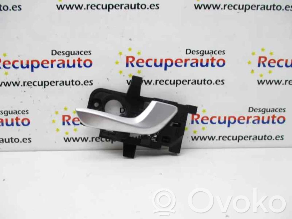 Manecilla interna puerta trasera