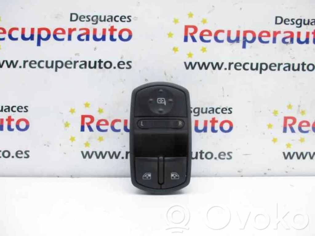 Electric window control switch   13258521AA
