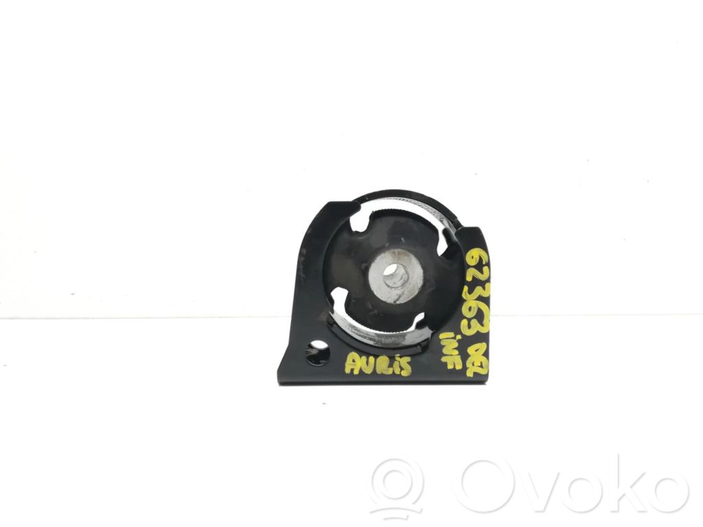 Toyota Auris 150 Engine mounting bracket 