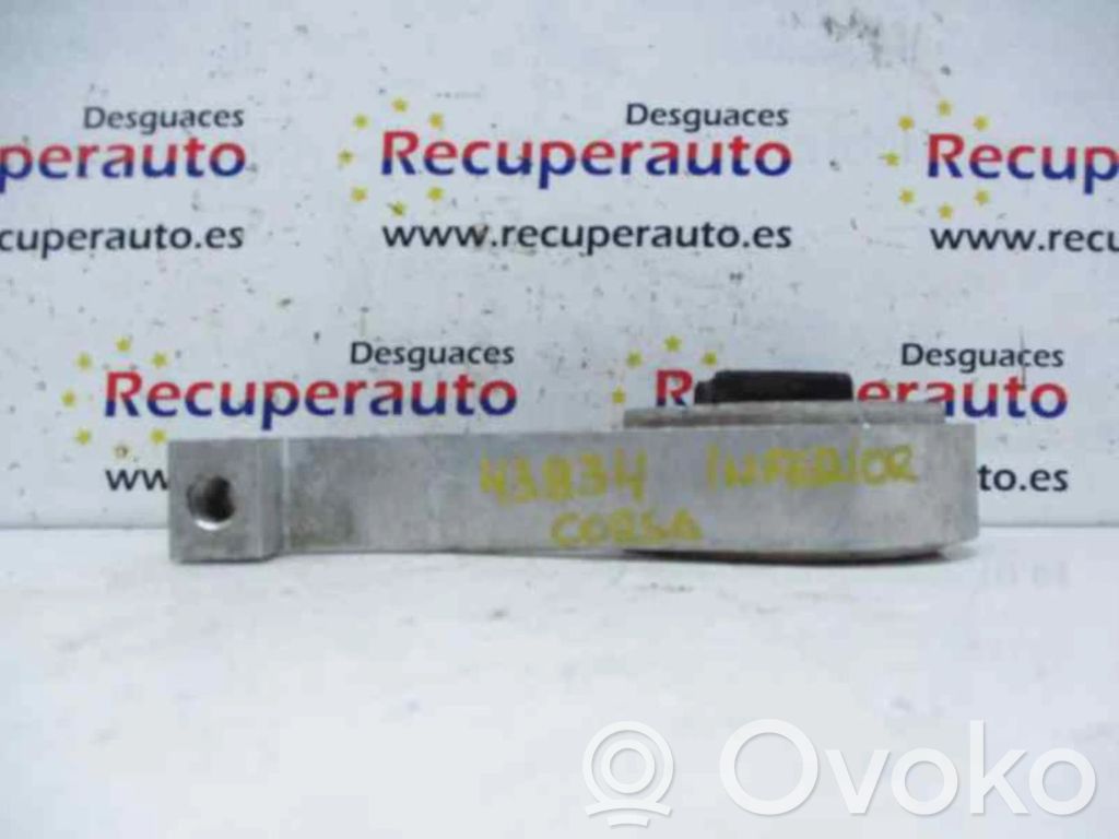 Engine mounting bracket