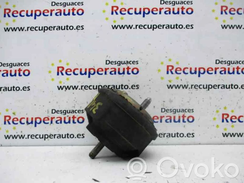 Engine mounting bracket   22111094813