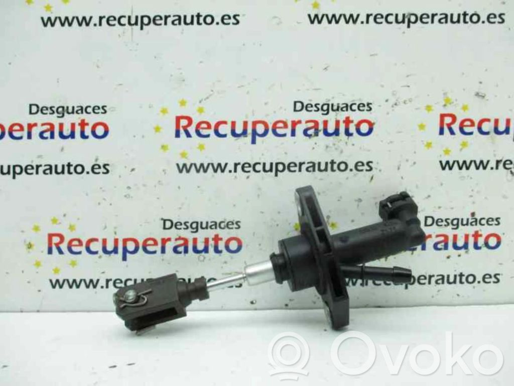 Kytkimen apusylinteri   2381079J20