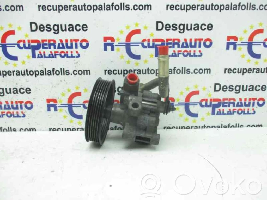 Toyota Corolla E110 Ohjaustehostimen pumppu 