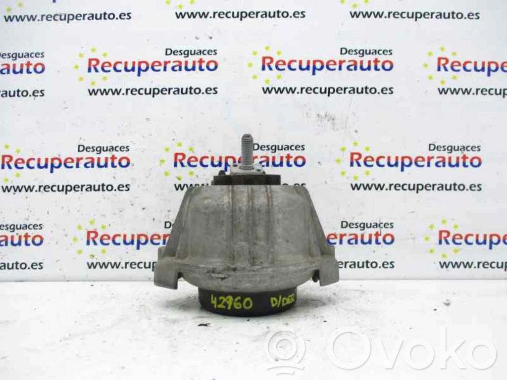 Soporte de montaje del motor (Usadas)   6768799
