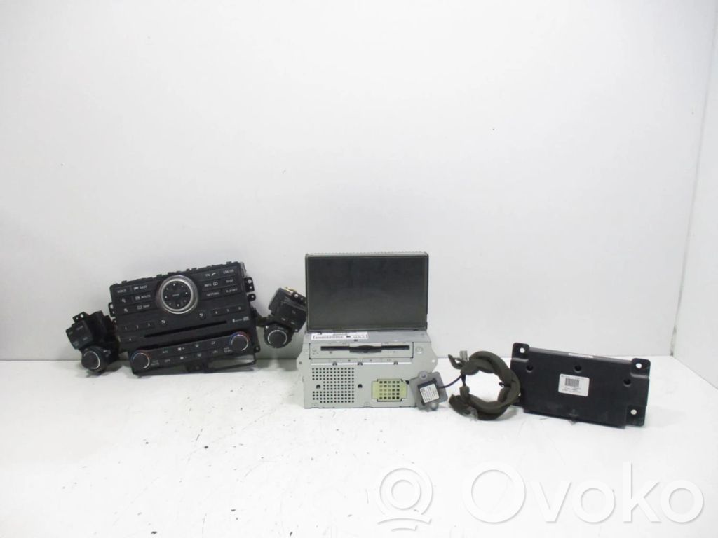 Nissan Navara GPS navigation control unit/module 