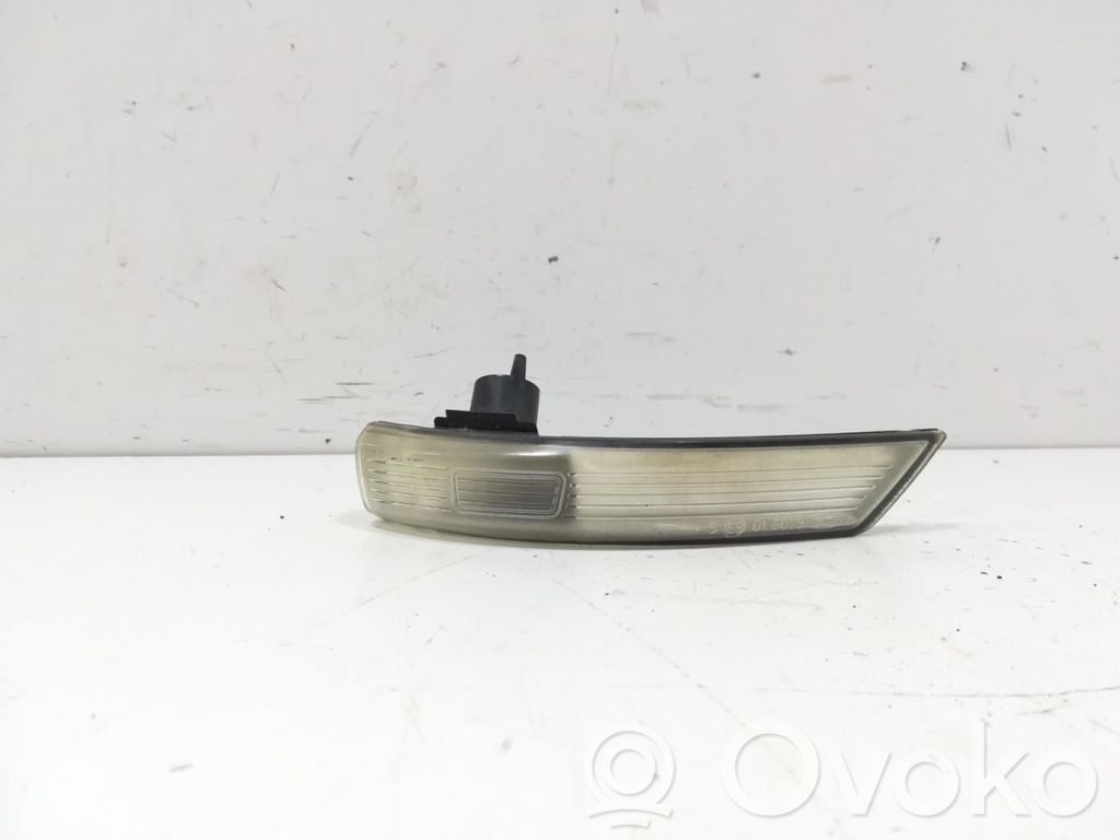 Ford Focus Front indicator light 
