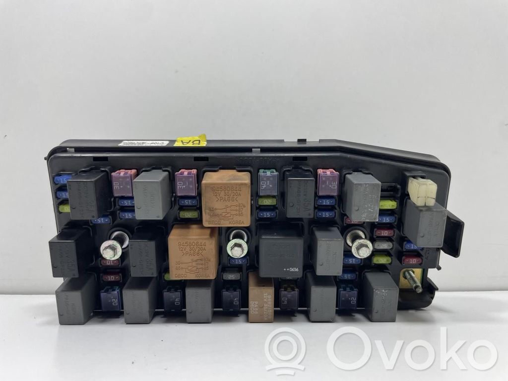 Opel Antara Módulo de fusible 