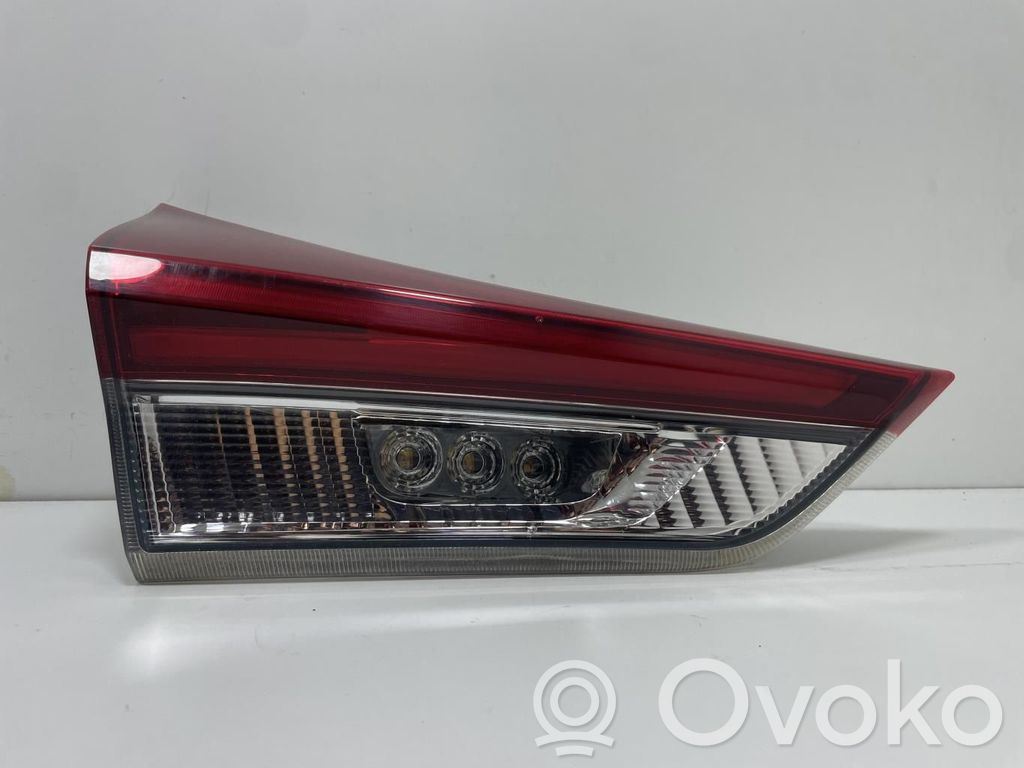 Toyota Auris E180 Feux arrière / postérieurs