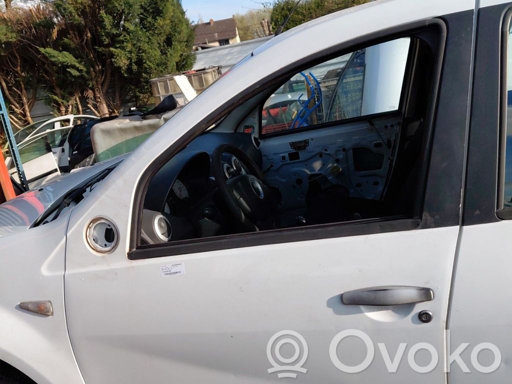 Dacia Sandero Tür vorne 