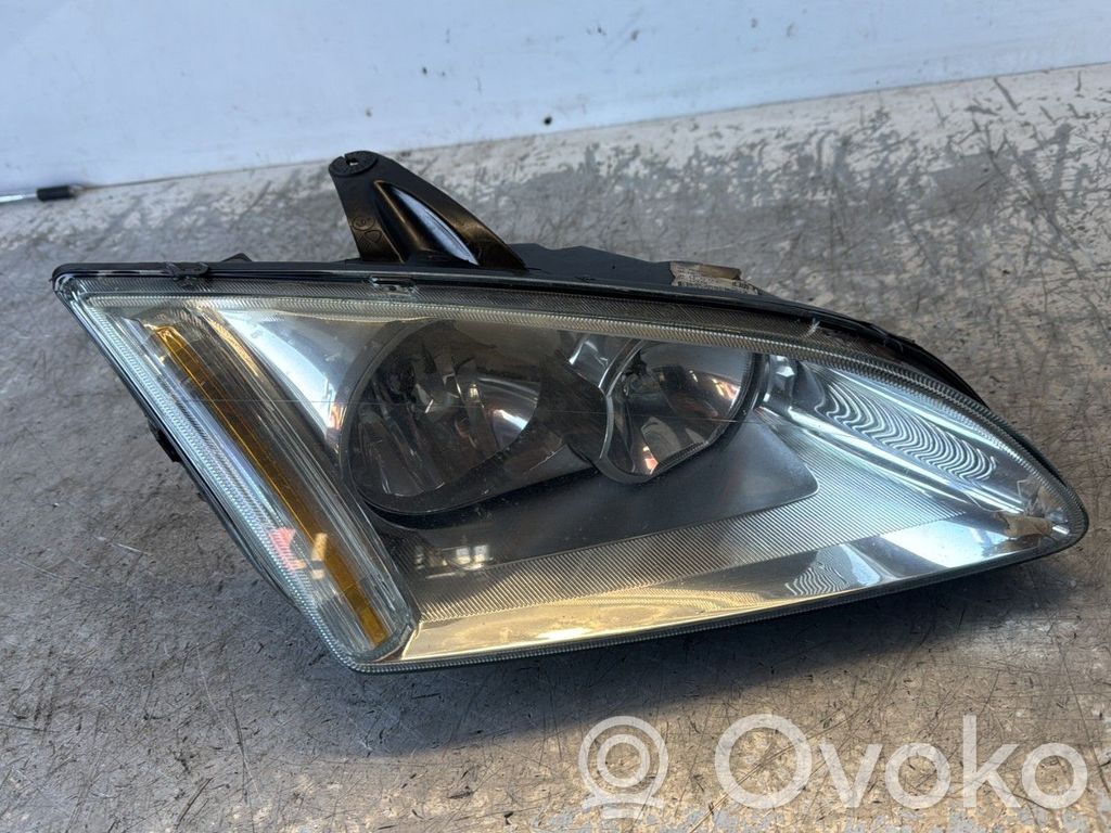 Headlight/headlamp   1483060