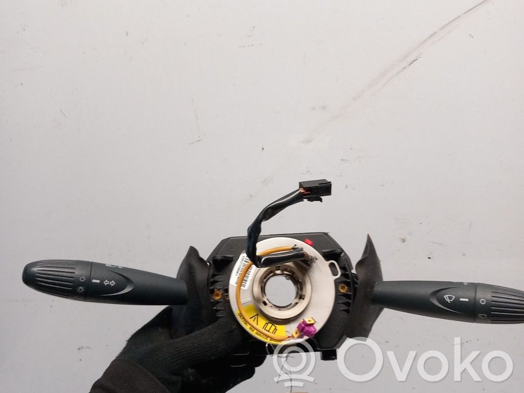 Ford Ka Commodo, commande essuie-glace/phare 