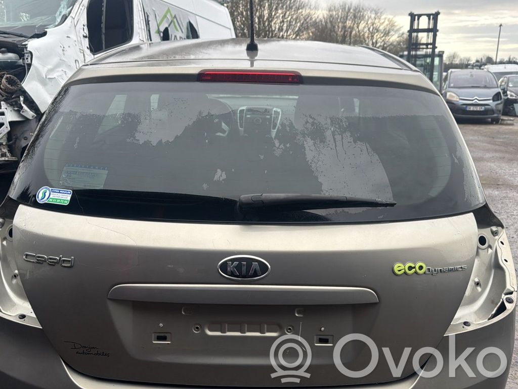 KIA Ceed Aizmugurējais pārsegs (bagāžnieks) 