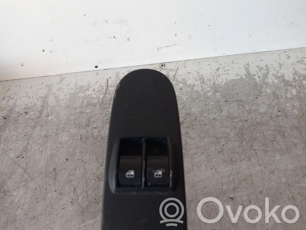 Lancia Ypsilon Electric window control switch 