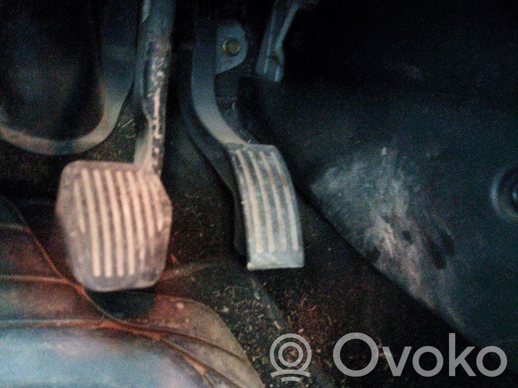 Mazda 3 I Pedał gazu / przyspieszenia 