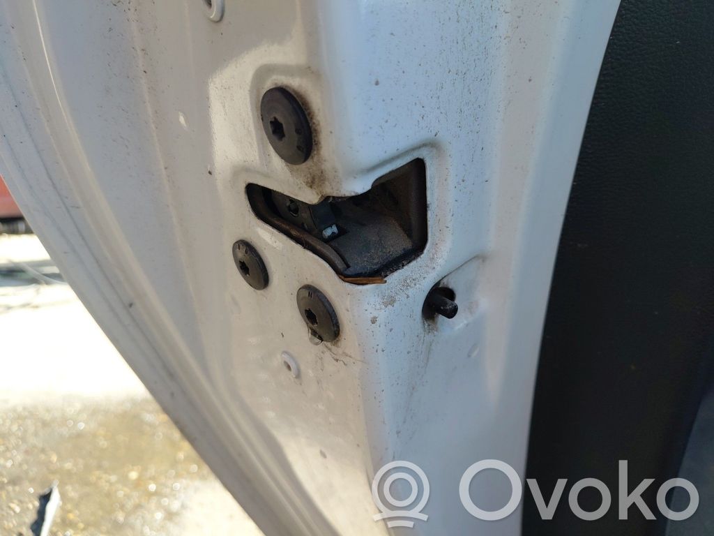 Renault Clio IV Galinių durų spyna 