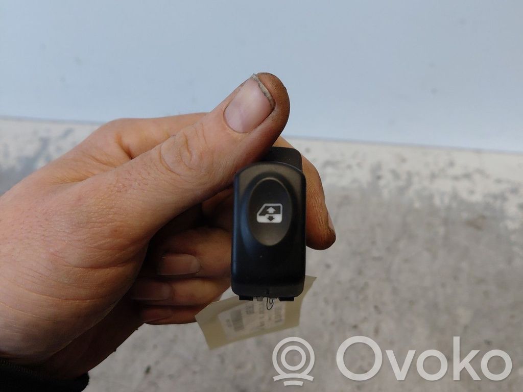 Renault Kangoo I Przyciski szyb 