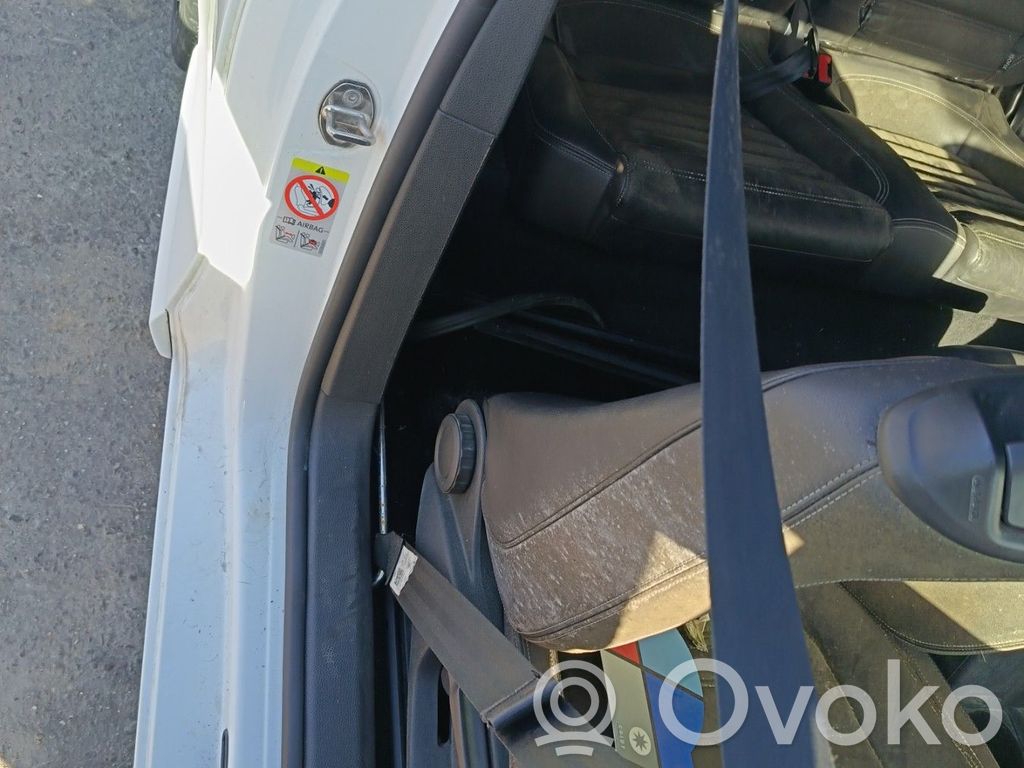 Volkswagen Scirocco Cinturón delantero 