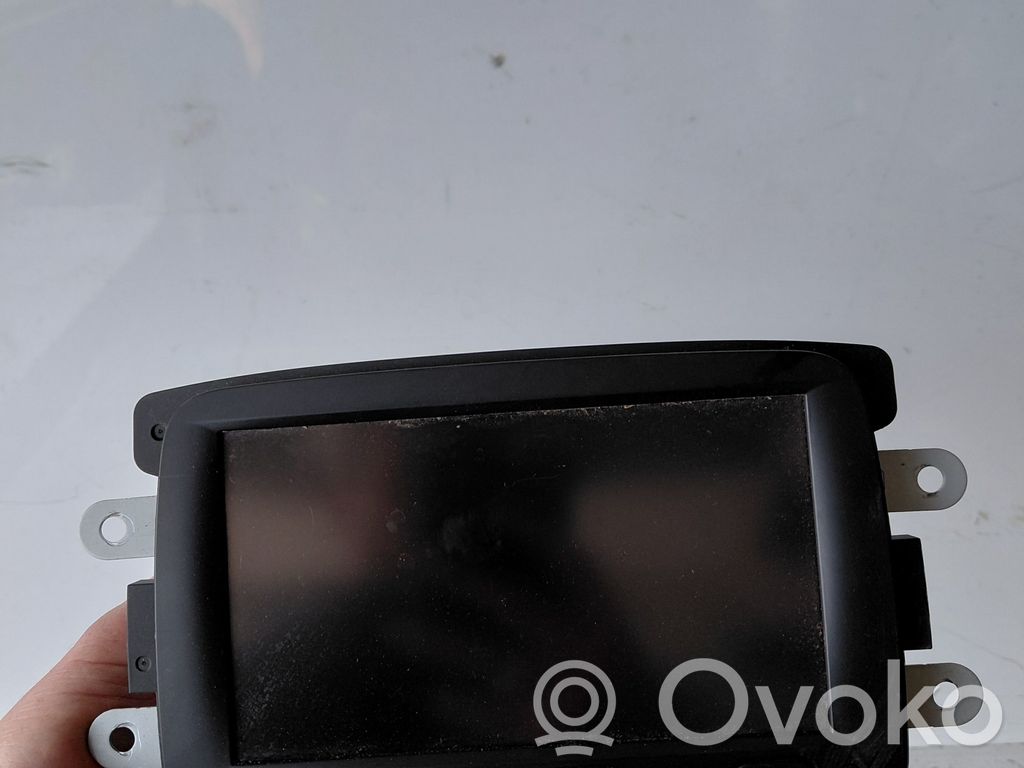 Dacia Sandero Radio/CD/DVD/GPS head unit 