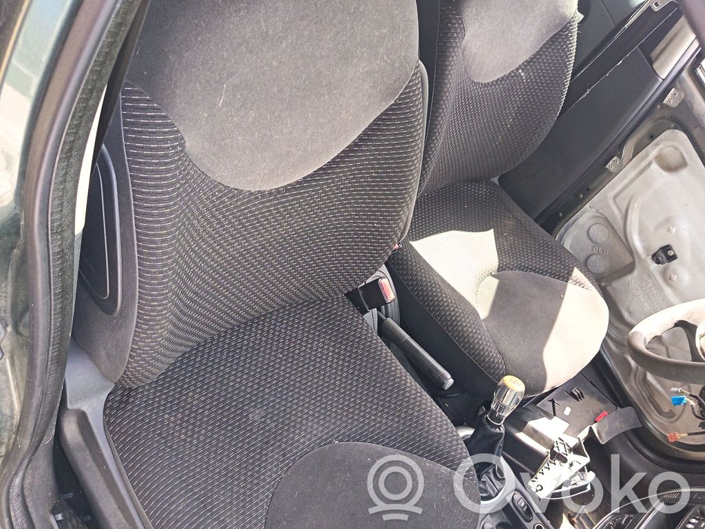 Citroen C3 Etumatkustajan istuin 