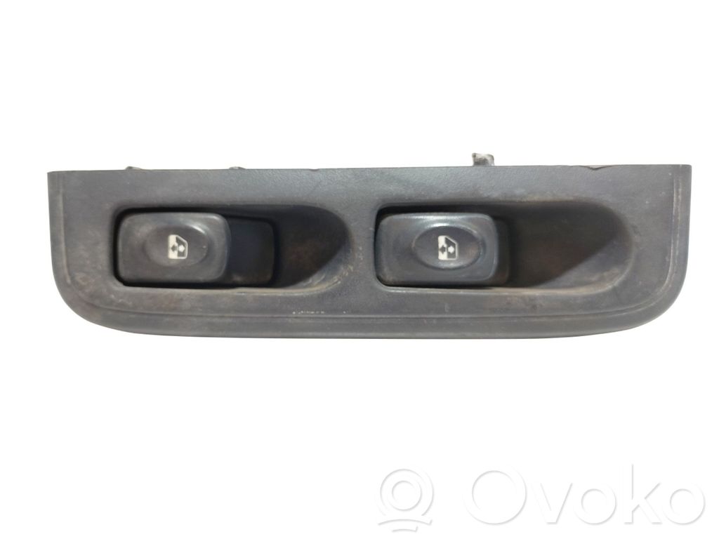 Renault Clio II Przyciski szyb 