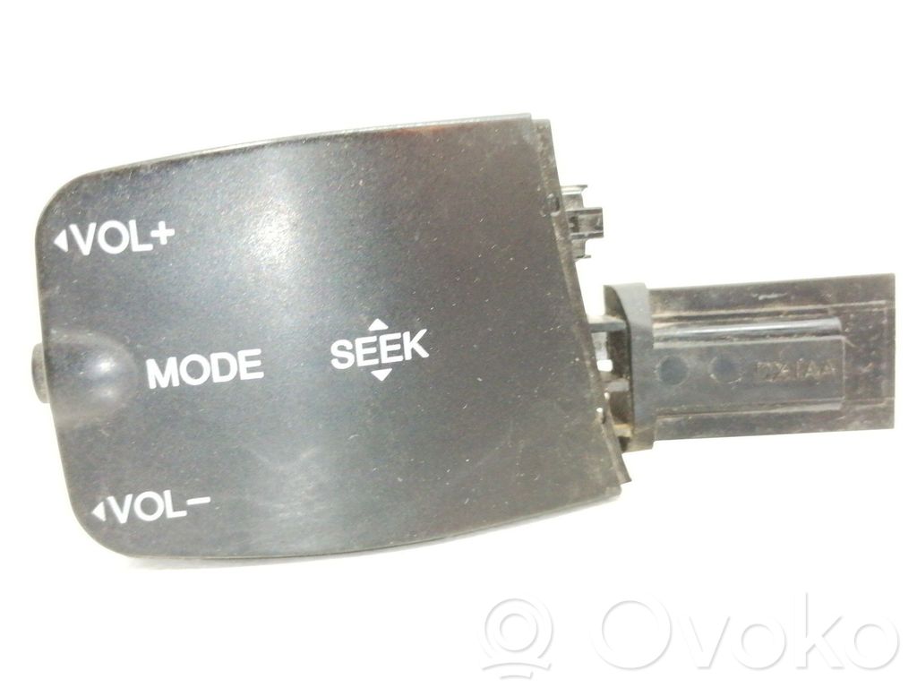 Interruptor de control multifunción   3M5T14K147