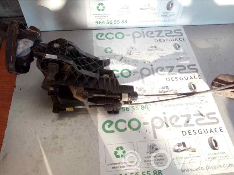 Gear shift cable linkage