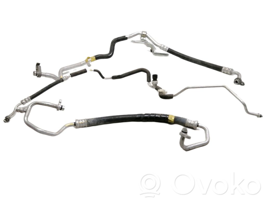 Ilmastointilaitteen putki (A/C)   92CP813,R519CZ10