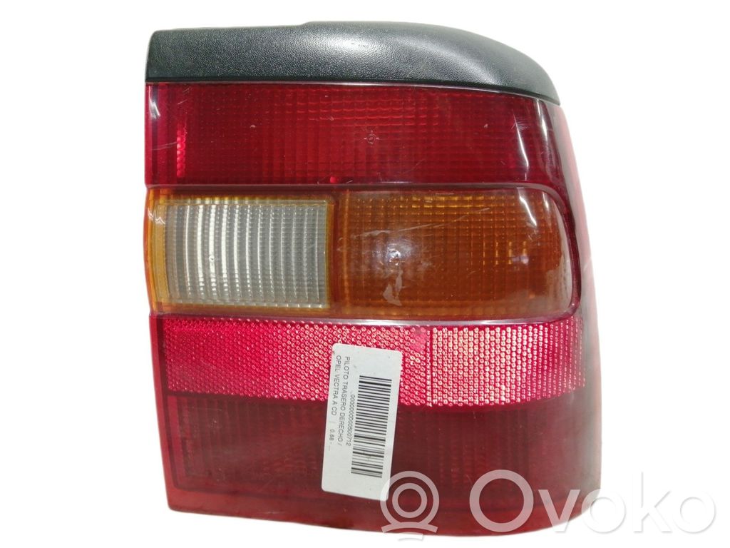 Opel Vectra A Lampa tylna 
