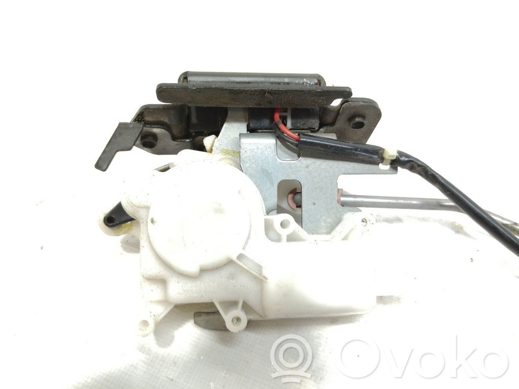 Tailgate lock latch   B6701