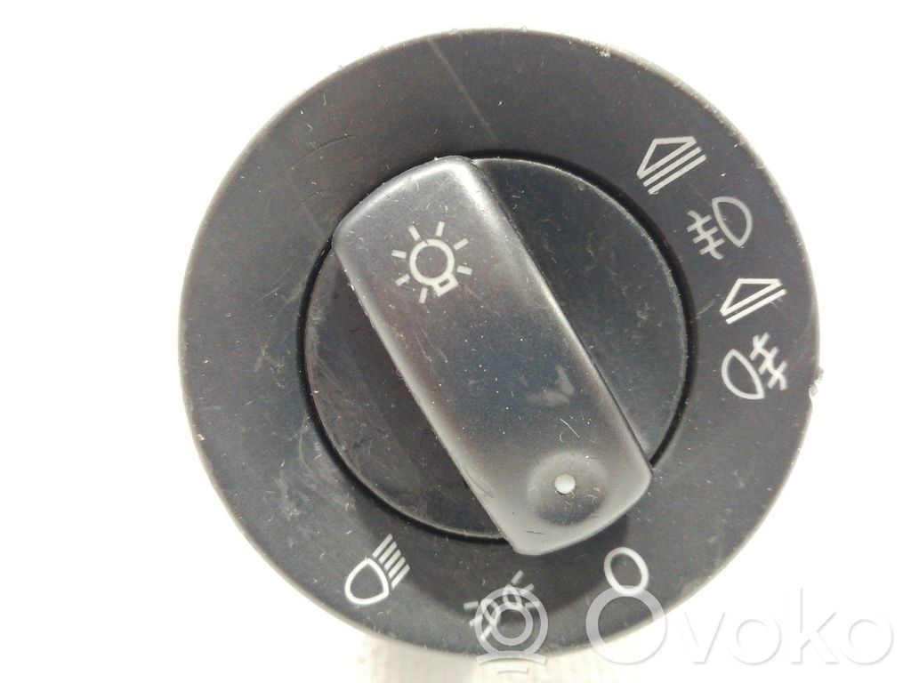Interruptor de control del panel de luces   8E0941531C