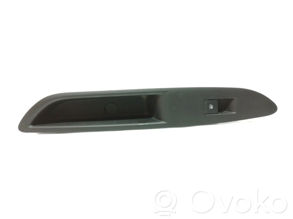 Opel Mokka Electric window control switch 