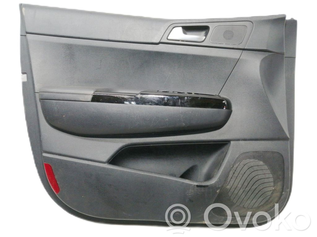 KIA Sportage Boczki / Poszycie drzwi przednich 