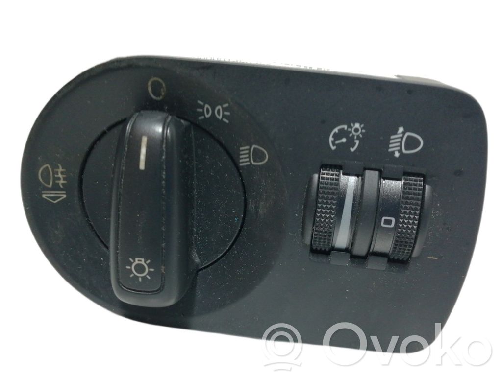 Audi A1 Panel lighting control switch 