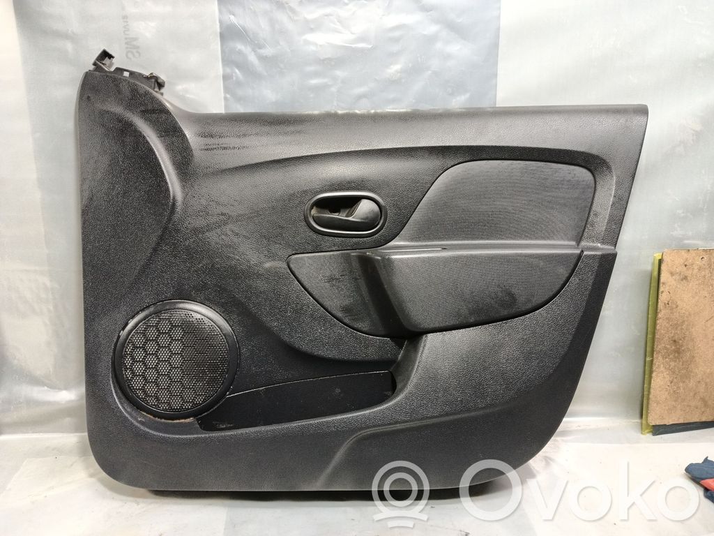 Dacia Sandero Boczki / Poszycie drzwi przednich 