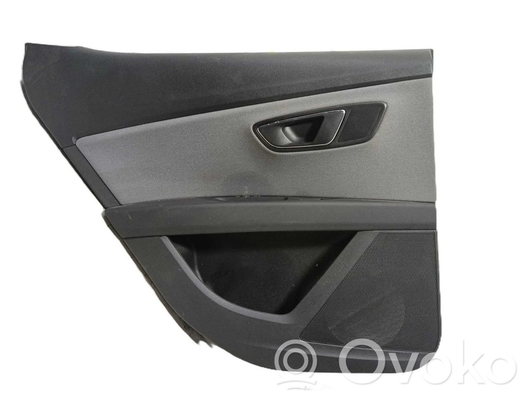 Seat Leon IV Takaoven verhoilu 