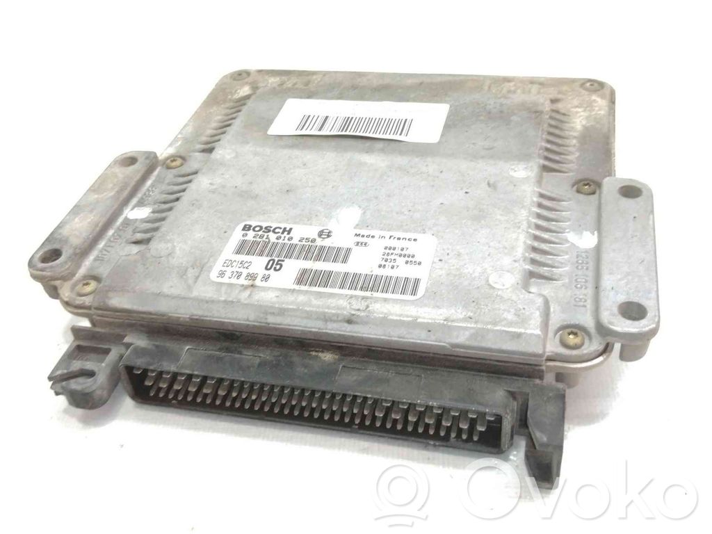 Unidad de control/módulo del motor   0281010250