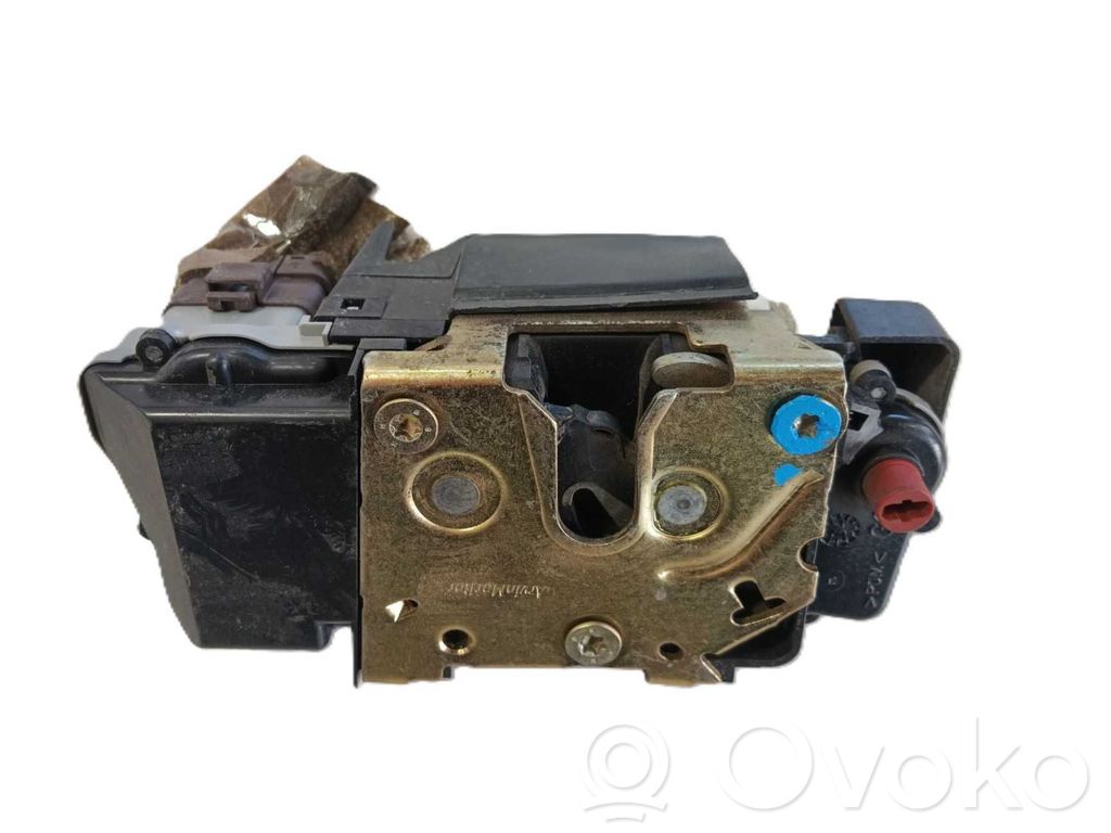 Serrure de porte arrière   913784
