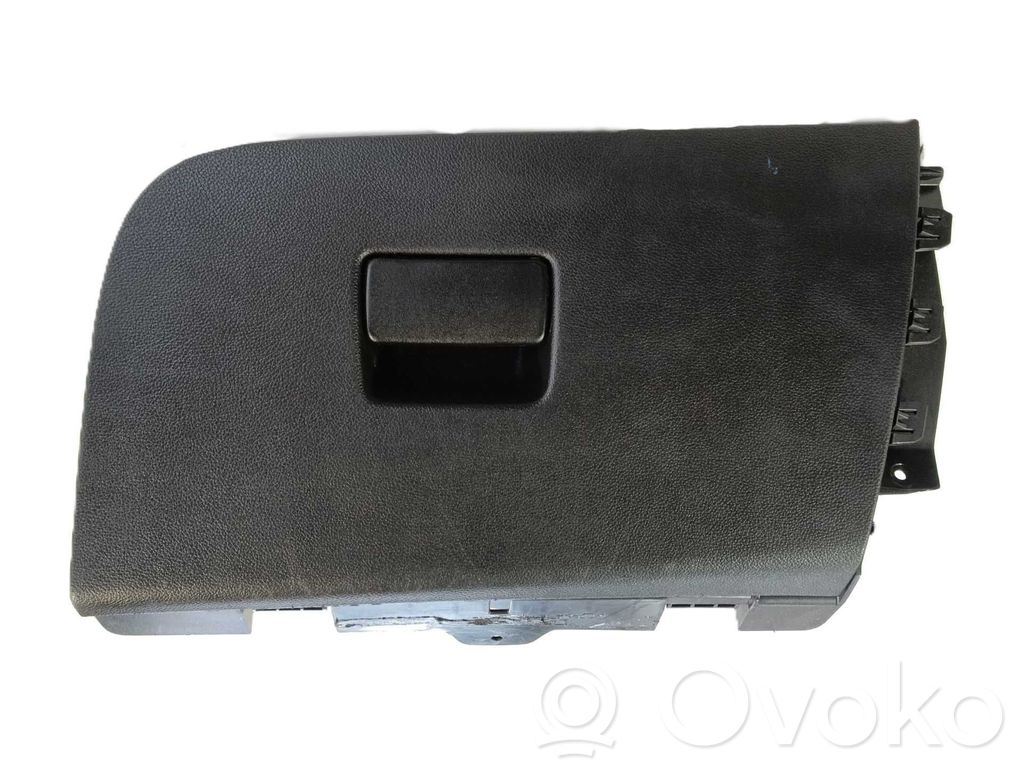 Opel Astra K Boite à gants
